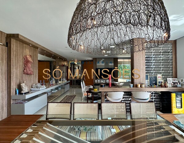 Casa de 561m² à venda no Vale dos Cristais