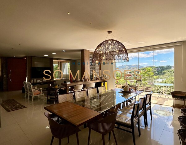 Casa de 561m² à venda no Vale dos Cristais