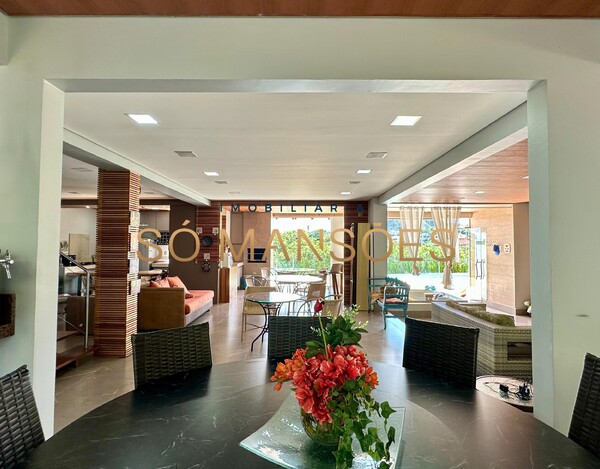 Casa de 561m² à venda no Vale dos Cristais