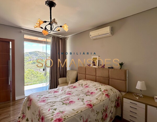 Casa de 561m² à venda no Vale dos Cristais