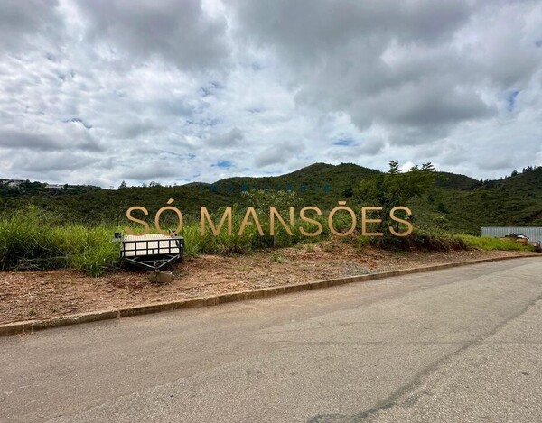 Lote de 1294m² à venda no condomínio Vila Del Rey Anexo.