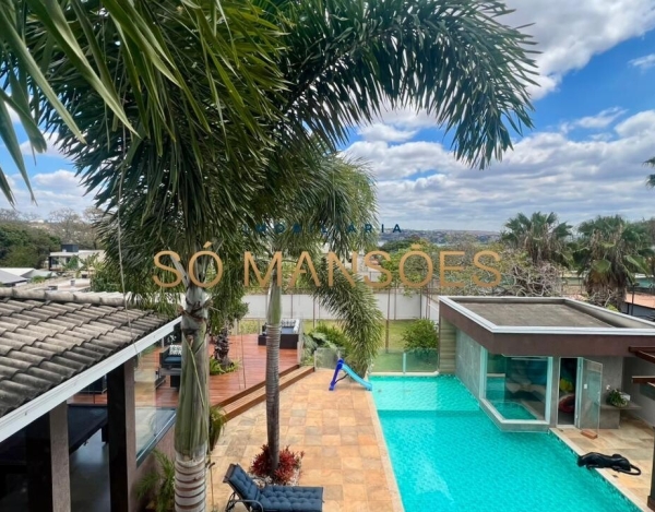 Casa de Luxo de 492 m² à Venda com 4 Suítes e Piscina Aquecida no Pontal da Liberdade, Lagoa Santa - MG