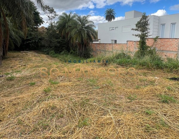 LOTE DE 497M² À VENDA NO CONDOMÍNIO PORTAL DO SOL EM CONTAGEM.