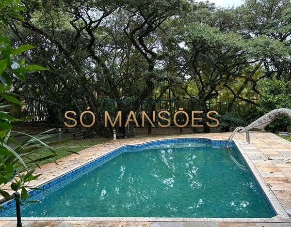 CASA À VENDA NO CONDOMÍNIO MORRO DO CHAPÉU COM LOTE PLANO DE 2.204 M².