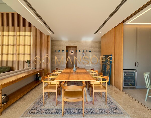 CASA MAGNÍFICA À VENDA NO VALE DOS CRISTAIS – ARQUITETURA IMPONENTE E VISTA DESLUMBRANTE.