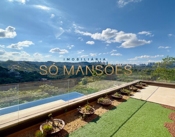 CASA MAGNÍFICA À VENDA NO VALE DOS CRISTAIS – ARQUITETURA IMPONENTE E VISTA DESLUMBRANTE.