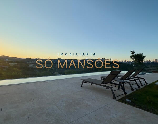 CASA MAGNÍFICA À VENDA NO VALE DOS CRISTAIS – ARQUITETURA IMPONENTE E VISTA DESLUMBRANTE.