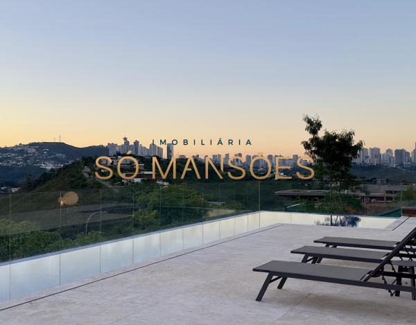 Casa Exclusiva de 722 m² à Venda com 4 Suítes e Vista Espetacular no Vale dos Cristais, Nova Lima - MG