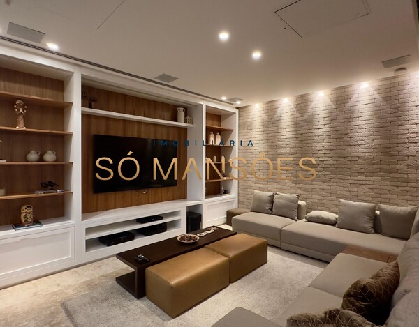 CASA MAGNÍFICA À VENDA NO VALE DOS CRISTAIS – ARQUITETURA IMPONENTE E VISTA DESLUMBRANTE.