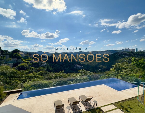 CASA MAGNÍFICA À VENDA NO VALE DOS CRISTAIS – ARQUITETURA IMPONENTE E VISTA DESLUMBRANTE.