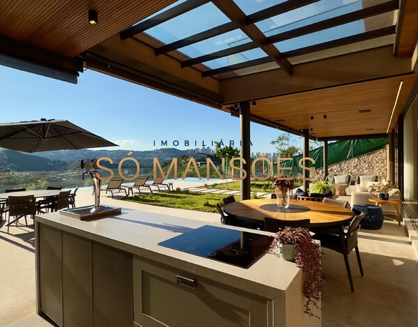 CASA MAGNÍFICA À VENDA NO VALE DOS CRISTAIS – ARQUITETURA IMPONENTE E VISTA DESLUMBRANTE.