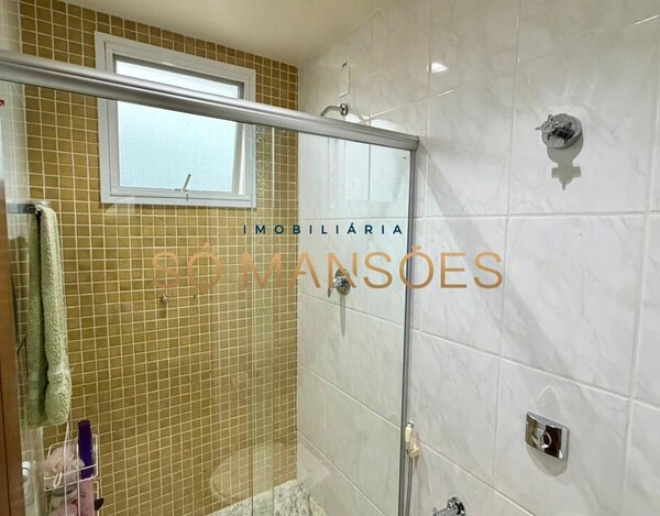 CASA DE 300m ² À VENDA NO CONDOMÍNIO VILA ALPINA.