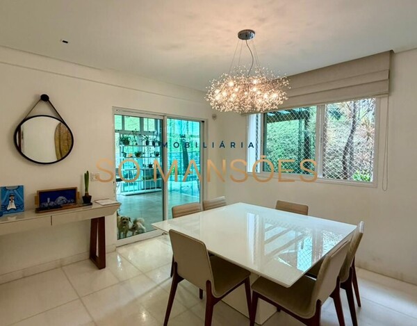 CASA DE 300m ² À VENDA NO CONDOMÍNIO VILA ALPINA.