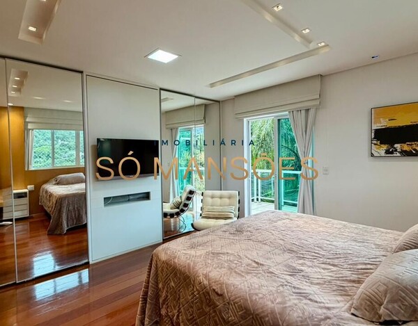 CASA DE 300m ² À VENDA NO CONDOMÍNIO VILA ALPINA.