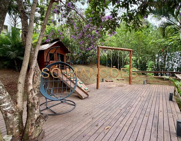 CASA DE 300m ² À VENDA NO CONDOMÍNIO VILA ALPINA.