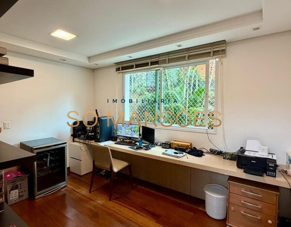 CASA DE 300m ² À VENDA NO CONDOMÍNIO VILA ALPINA.