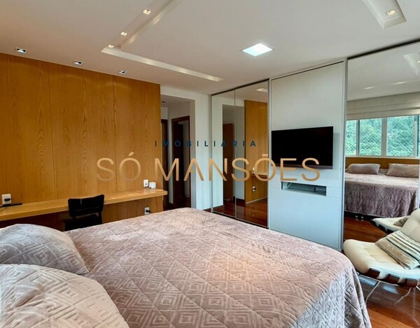 CASA DE 300m ² À VENDA NO CONDOMÍNIO VILA ALPINA.