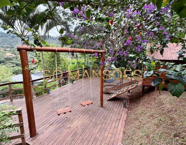 CASA DE 300m ² À VENDA NO CONDOMÍNIO VILA ALPINA.