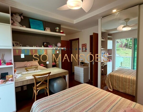 CASA DE 300m ² À VENDA NO CONDOMÍNIO VILA ALPINA.