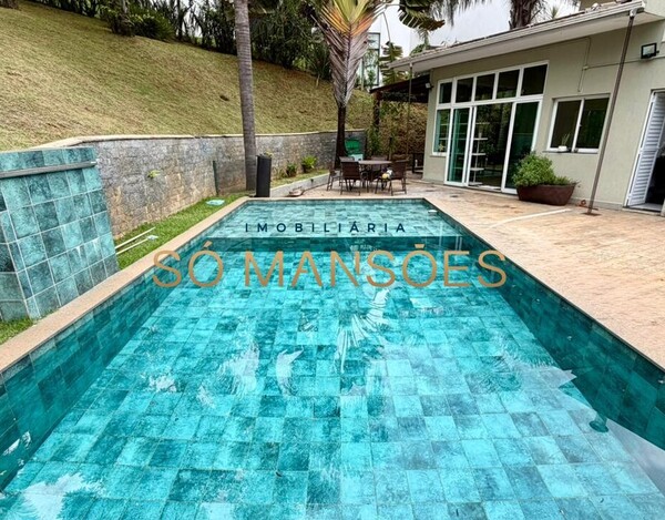 CASA DE 300m ² À VENDA NO CONDOMÍNIO VILA ALPINA.