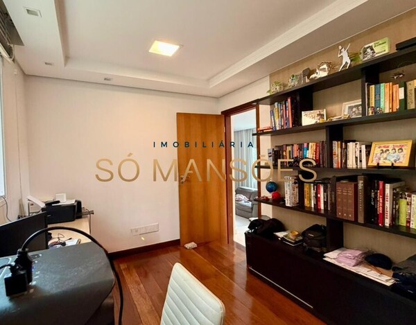 CASA DE 300m ² À VENDA NO CONDOMÍNIO VILA ALPINA.