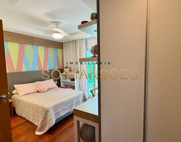 CASA DE 300m ² À VENDA NO CONDOMÍNIO VILA ALPINA.