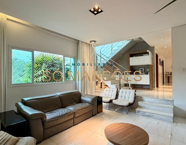 CASA DE 300m ² À VENDA NO CONDOMÍNIO VILA ALPINA.