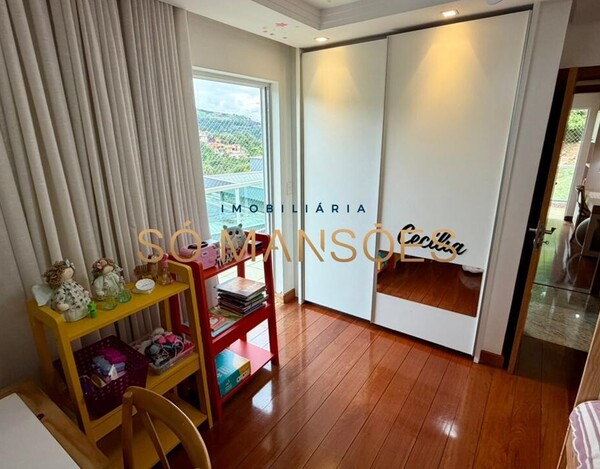 CASA DE 300m ² À VENDA NO CONDOMÍNIO VILA ALPINA.