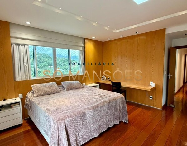 CASA DE 300m ² À VENDA NO CONDOMÍNIO VILA ALPINA.