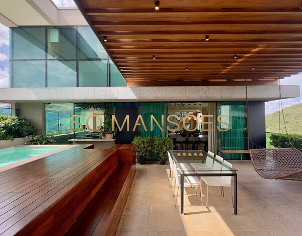 COBERTURA IMPECÁVEL À VENDA NO VALE DOS CRISTAIS – 445 M² E VISTA DESLUMBRANTE.