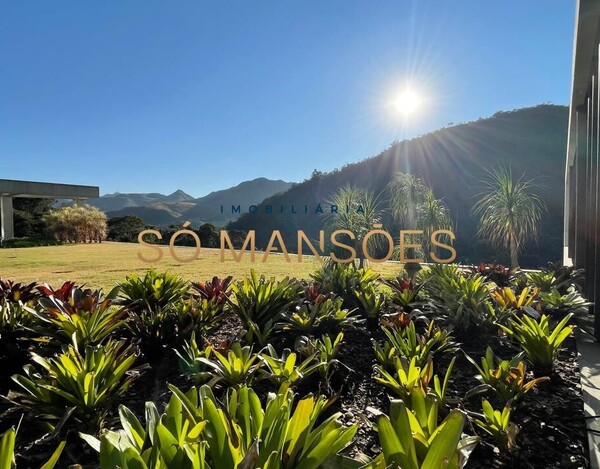 COBERTURA IMPECÁVEL À VENDA NO VALE DOS CRISTAIS – 445 M² E VISTA DESLUMBRANTE.