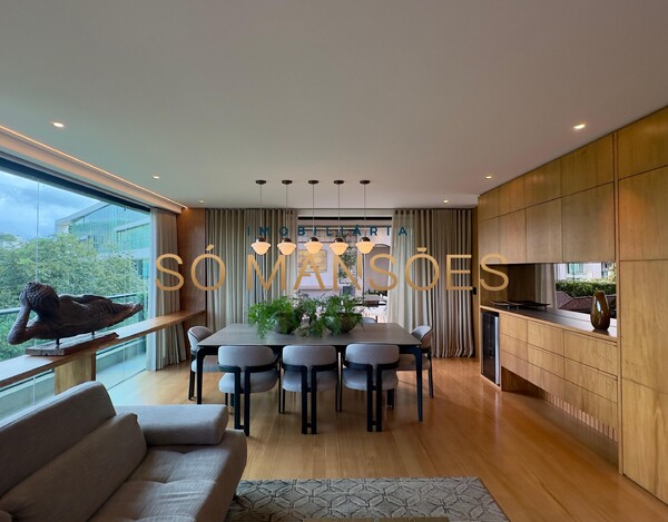 COBERTURA IMPECÁVEL À VENDA NO VALE DOS CRISTAIS – 445 M² E VISTA DESLUMBRANTE.