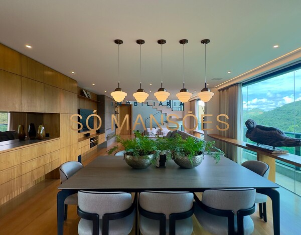 COBERTURA IMPECÁVEL À VENDA NO VALE DOS CRISTAIS – 445 M² E VISTA DESLUMBRANTE.