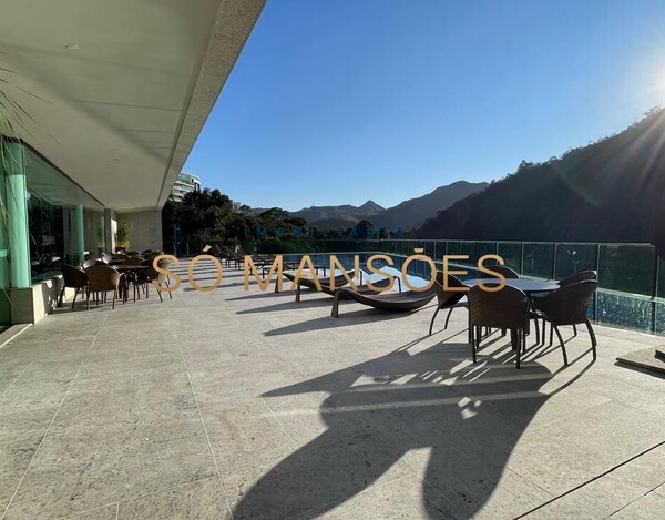 COBERTURA IMPECÁVEL À VENDA NO VALE DOS CRISTAIS – 445 M² E VISTA DESLUMBRANTE.