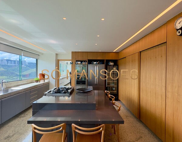 COBERTURA IMPECÁVEL À VENDA NO VALE DOS CRISTAIS – 445 M² E VISTA DESLUMBRANTE.