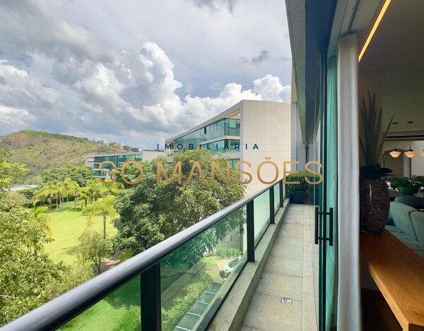 COBERTURA IMPECÁVEL À VENDA NO VALE DOS CRISTAIS – 445 M² E VISTA DESLUMBRANTE.