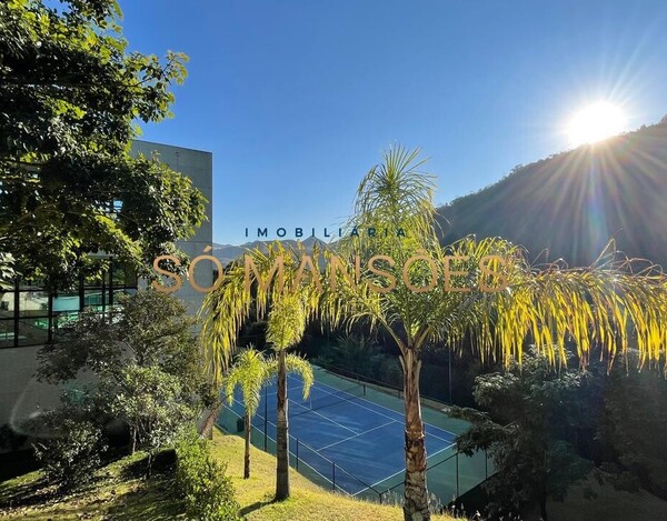 COBERTURA IMPECÁVEL À VENDA NO VALE DOS CRISTAIS – 445 M² E VISTA DESLUMBRANTE.