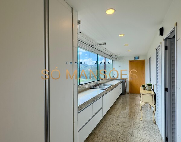 COBERTURA IMPECÁVEL À VENDA NO VALE DOS CRISTAIS – 445 M² E VISTA DESLUMBRANTE.