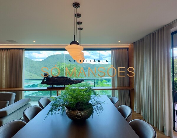 COBERTURA IMPECÁVEL À VENDA NO VALE DOS CRISTAIS – 445 M² E VISTA DESLUMBRANTE.