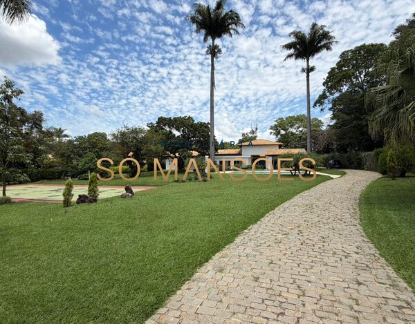 CASA À VENDA NO CONDOMÍNIO ESTÂNCIA DAS AMENDOEIRAS – TERRENO DE 5.000 M² E LAZER COMPLETO EM LAGOA SANTA.