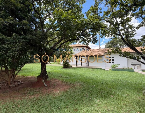 CASA À VENDA NO CONDOMÍNIO ESTÂNCIA DAS AMENDOEIRAS – TERRENO DE 5.000 M² E LAZER COMPLETO EM LAGOA SANTA.