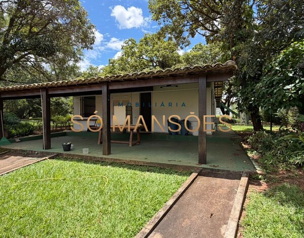 CASA À VENDA NO CONDOMÍNIO ESTÂNCIA DAS AMENDOEIRAS – TERRENO DE 5.000 M² E LAZER COMPLETO EM LAGOA SANTA.