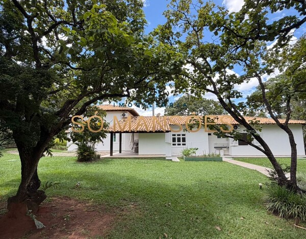 CASA À VENDA NO CONDOMÍNIO ESTÂNCIA DAS AMENDOEIRAS – TERRENO DE 5.000 M² E LAZER COMPLETO EM LAGOA SANTA.