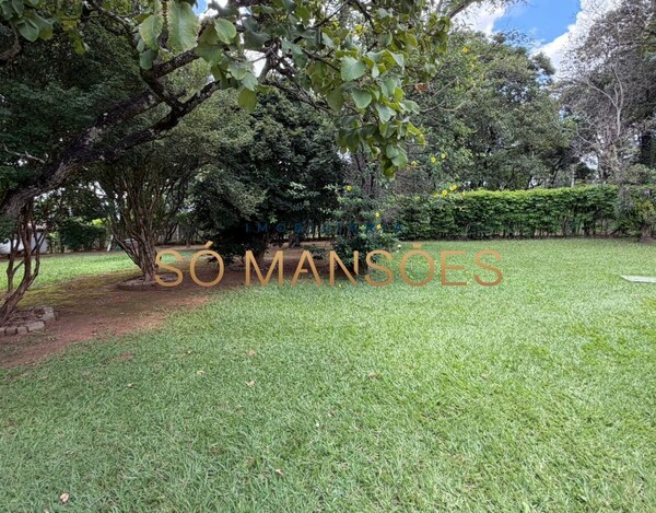 CASA À VENDA NO CONDOMÍNIO ESTÂNCIA DAS AMENDOEIRAS – TERRENO DE 5.000 M² E LAZER COMPLETO EM LAGOA SANTA.