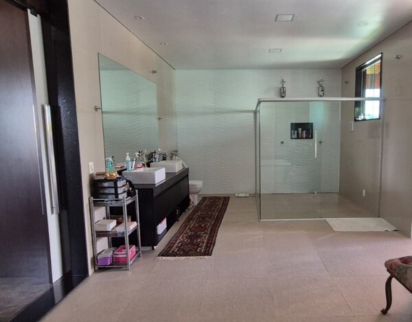 CASA DE 730 M² À VENDA NO CONDOMÍNIO VALE DO OURO – VISTA 360° DEFINITIVA EM RIBEIRÃO DAS NEVES.