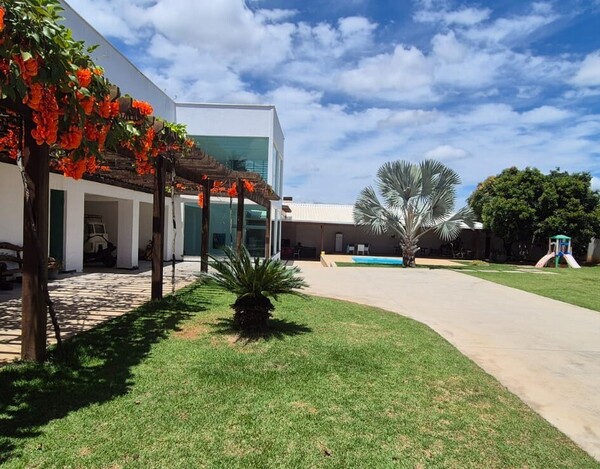 CASA DE 730 M² À VENDA NO CONDOMÍNIO VALE DO OURO – VISTA 360° DEFINITIVA EM RIBEIRÃO DAS NEVES.