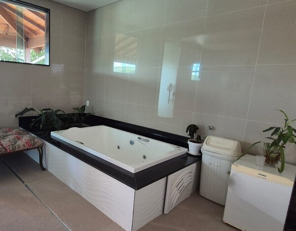 CASA DE 730 M² À VENDA NO CONDOMÍNIO VALE DO OURO – VISTA 360° DEFINITIVA EM RIBEIRÃO DAS NEVES.