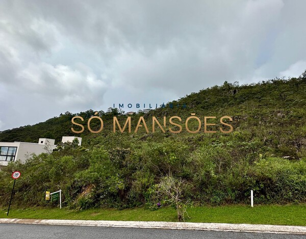 LOTE À VENDA NO CONDOMÍNIO QUINTAS DO MORRO COM 2086M² E VISTA DEFINITIVA.