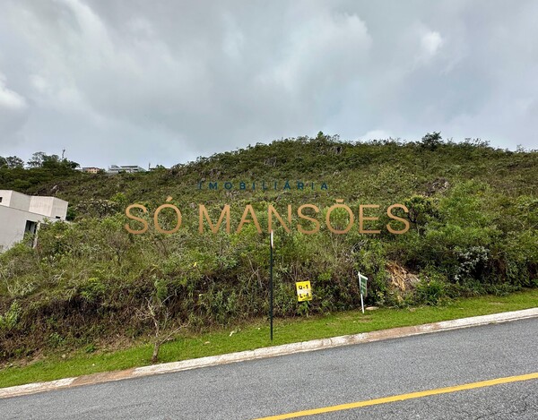 LOTE À VENDA NO CONDOMÍNIO QUINTAS DO MORRO COM 2086M² E VISTA DEFINITIVA.