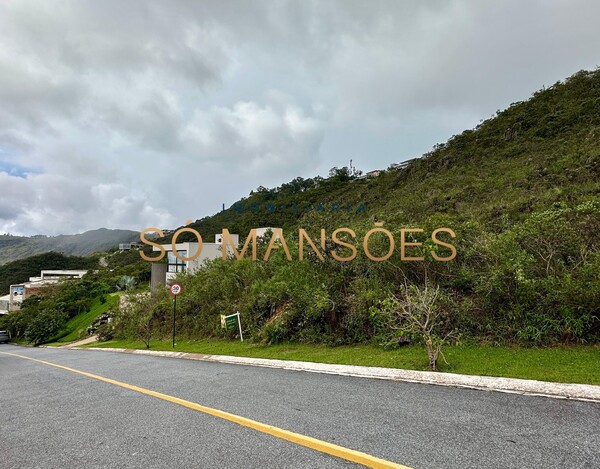 LOTE À VENDA NO CONDOMÍNIO QUINTAS DO MORRO COM 2086M² E VISTA DEFINITIVA.